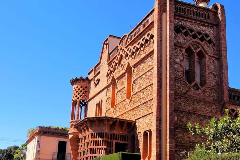 Highlights Guided visit to Gaudi's Crypt and Colonia Güell - Language, access, and meeting point advice