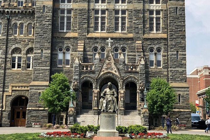 Historic Georgetown: History, Gossip, & Architecture Walking Tour - Georgetown Homes, Lincolns, and Kennedys