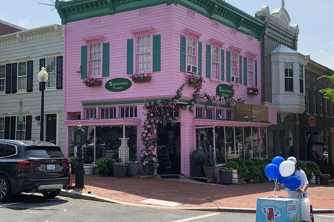 Historic Georgetown: History, Gossip, & Architecture Walking Tour - Martin’s Tavern and Georgetown’s Social Side