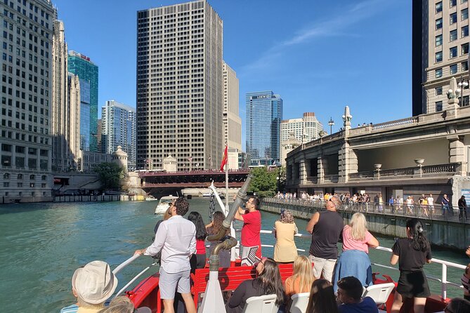 Historical and Architectural Chicago Fireboat River & Lake Cruise - Choosing the best seat and preparing for the weather