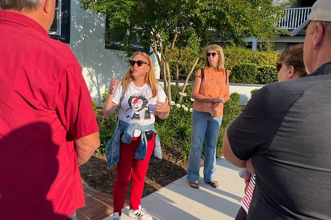 History and Architecture Walking Tour - What the small group adds