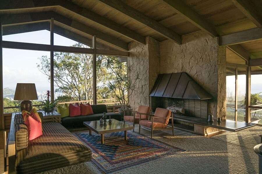 Honolulu: Liljestrand House Architectural Tour - Entering the preserved mid-century home