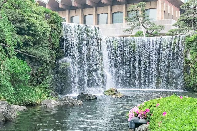 Japanese Garden & Western Architecture: Akasaka exploration tour - Meiji Memorial Picture Gallery: art as historical evidence