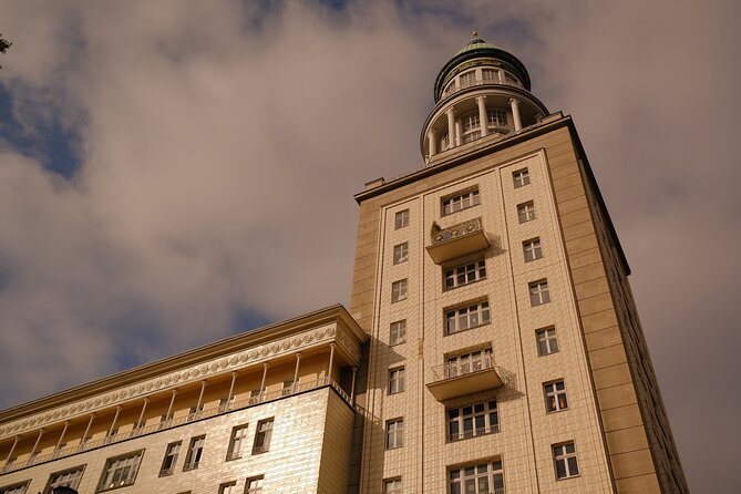 Karl-Marx-Allee Tour: Life and Architecture in East Berlin - Laubenganghäuser and a rejected modernist future