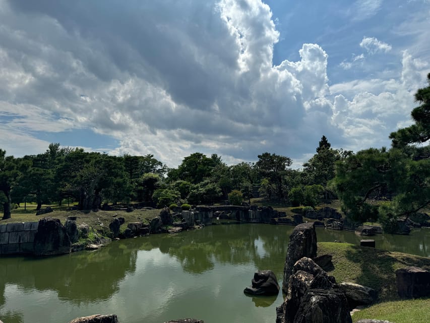 Kyoto: Nijo Castle & Gardens 2-Hour Guided Tour - Spending an hour around Honmaru-goten Palace