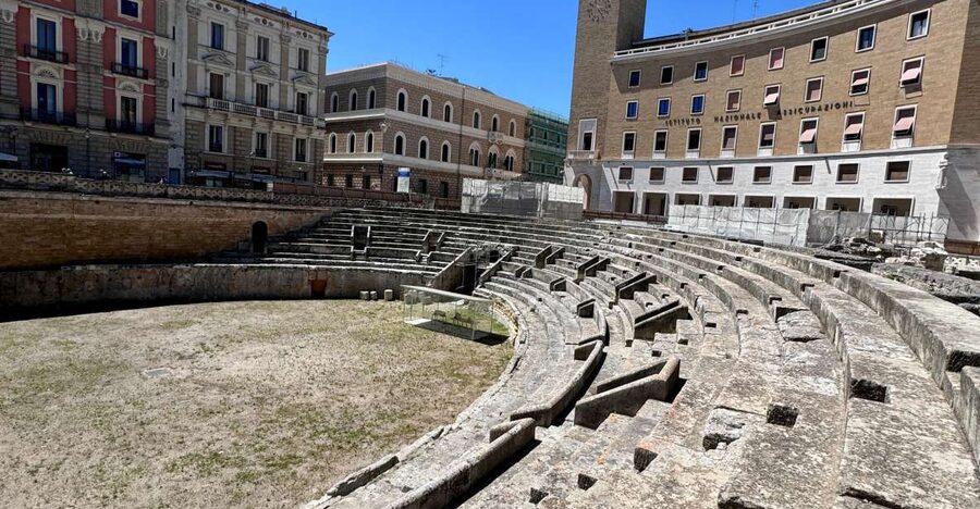 LECCE: AMONG ARCHITECTURAL TREASURES IN THE LECCE BAROQUE - Why Lecce is best explored on foot