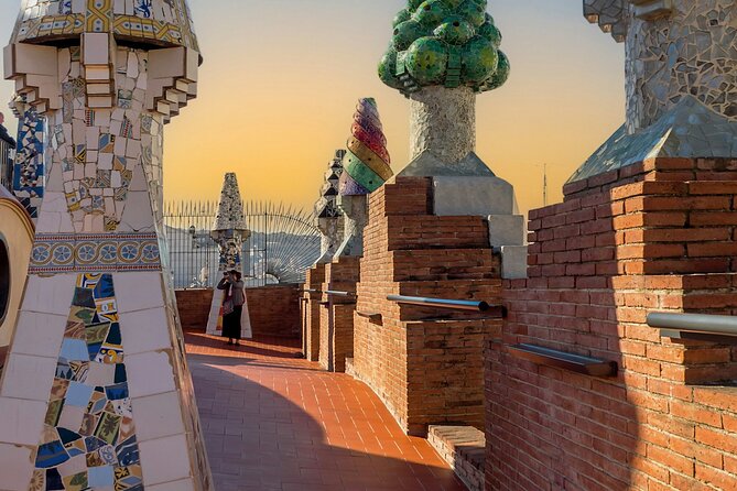 Life of Gaudi and Architectural | Walking Tour | 2h - The metro ride is part of the practical trade-off
