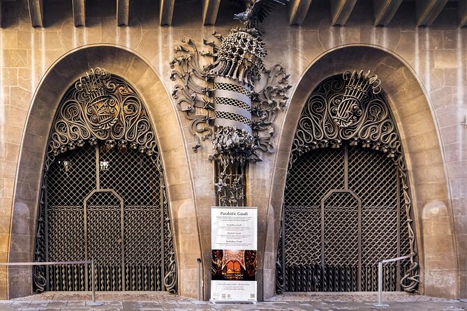 Life of Gaudi and Architectural | Walking Tour | 2h - What the guides add to the experience