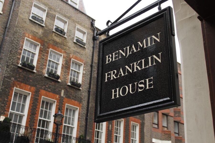 London: Architecture Tour of Benjamin Franklin House - The Craven Street Bones and Hewson’s anatomy school