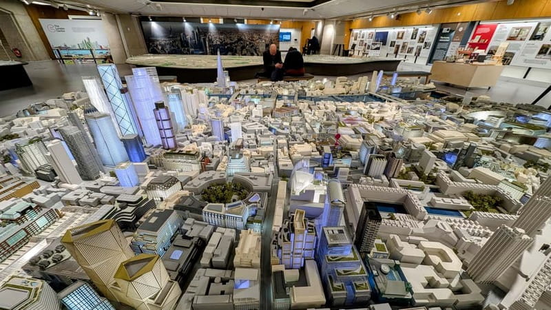 London: Modern Architecture & Building Guided Walking Tour - What the $52 price really covers
