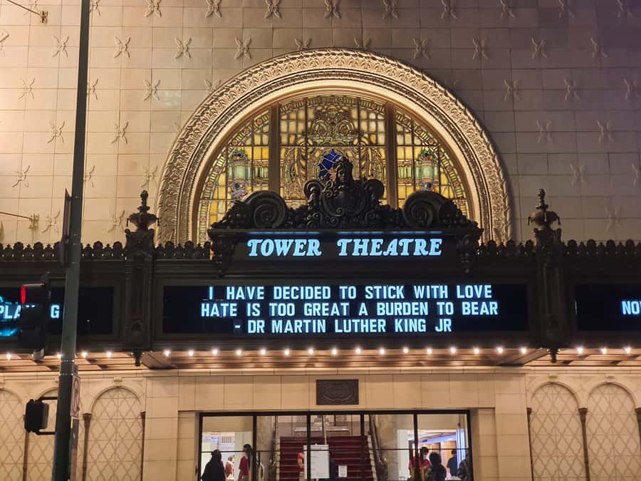 Los Angeles: Downtown History & Architecture Walking Tour - A conversational guide rather than a scripted lecture