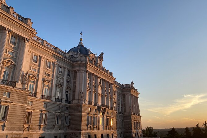 Madrid Historic with an architect : Arabs, Austrias and Bourbons - Plaza de Ramales and the church remains