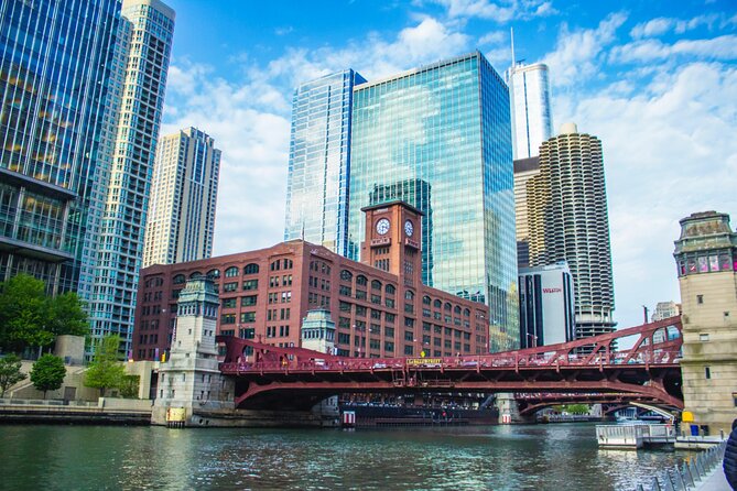 Magnificent Mile Tour With Optional 360 Chicago Upgrade - Michigan Avenue turns architecture into a city walk