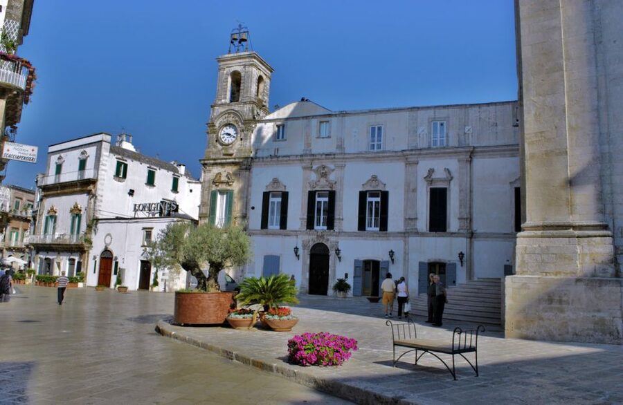 Martina Franca: Baroque and Rococo Architecture Walking Tour - Starting under the Santo Stefano arch