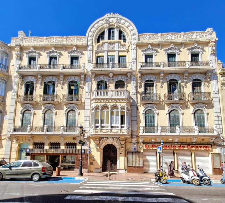 Melilla: Modernist and Art Deco gems - Plaza de España and the Casino Militar meeting point
