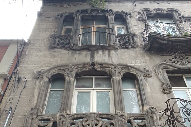 Mexico City origins and architecture: Art Nouveau, Deco,Eclectic - Palacio Nacional and Diego Rivera’s walls