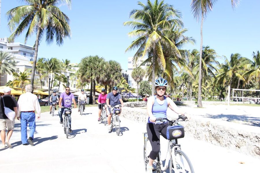 Miami: 2-Hour Art Deco Bike Tour - Ocean Drive, Lummus Park, and Muscle Beach