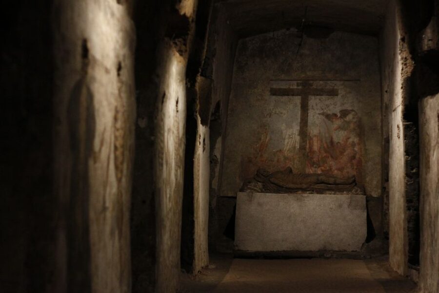 Naples: San Gaudioso Catacombs Guided Tour - What the San Gaudioso Catacombs reveal about Naples