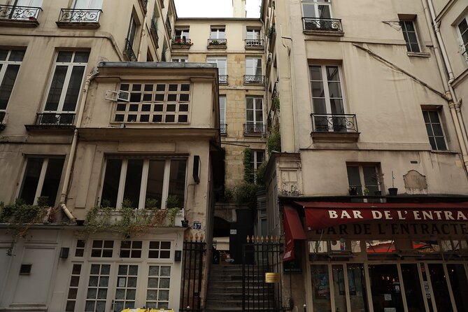 Neoclassical Paris Architecture 2-Hour Private Walking Tour - Pace, meeting point, and practical planning