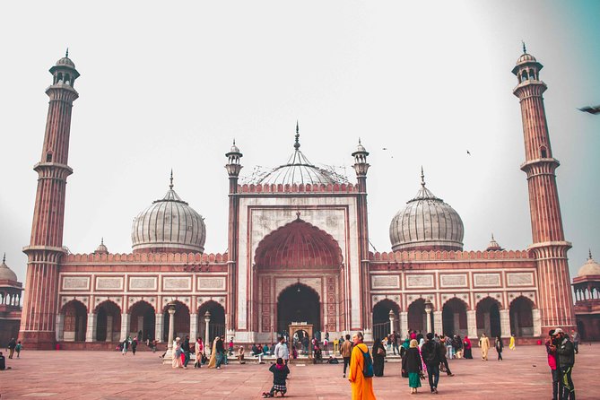New Delhi: Mughal's architecture tour with transfers - Qutub Minar: finish with an older Delhi