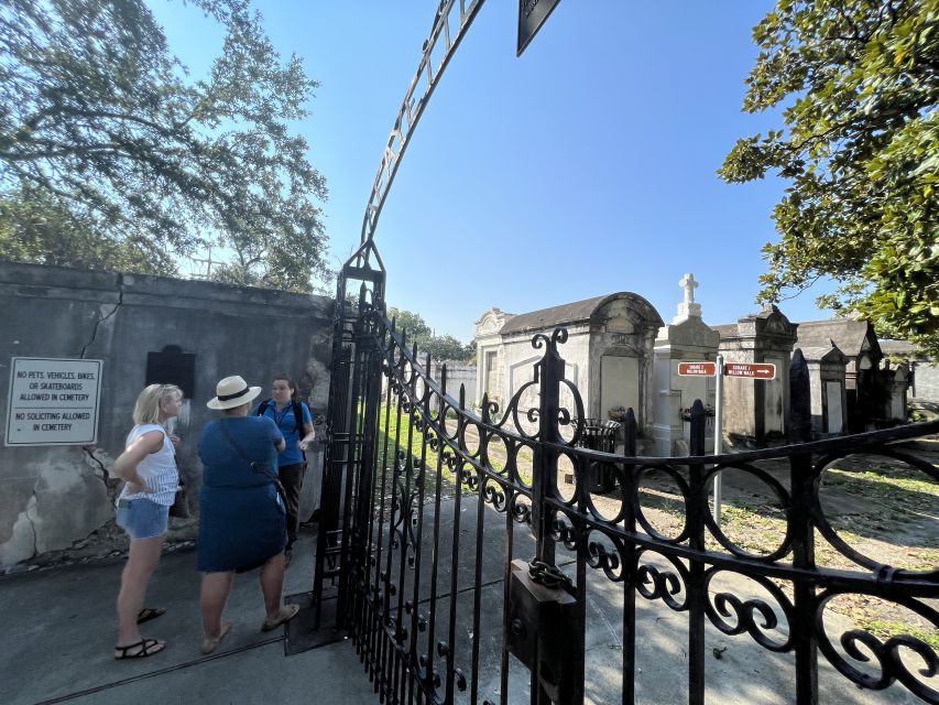New Orleans : Garden District Architecture Walking tour - Who should book this walk?