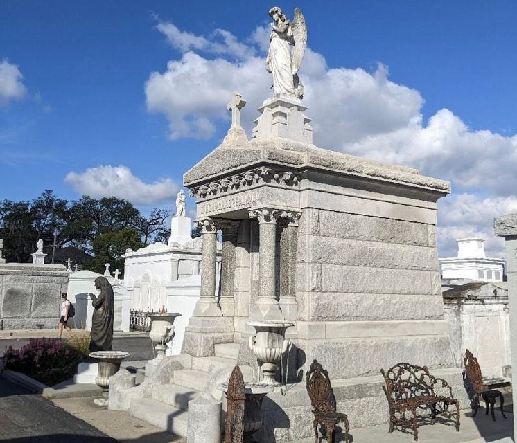 New Orleans: History, Culture & Architecture Guided Tour - The French Quarter and Saint Louis Cathedral