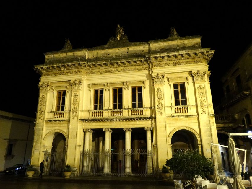 Noto: Sicilian Baroque Architecture Guided Walking Tour - Piazza del Duomo and Palazzo Ducezio