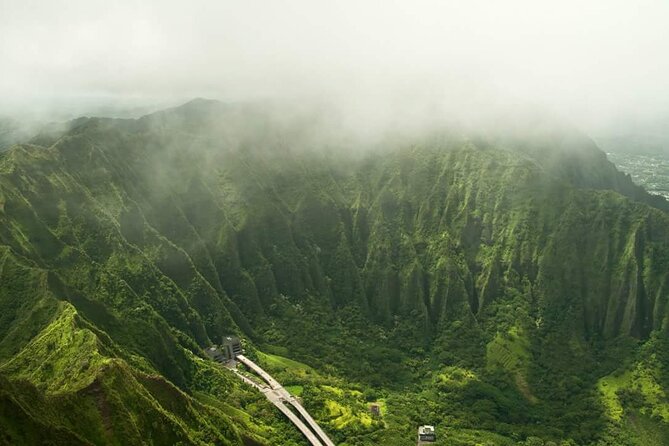 O‘ahu Highlights Private Guided Tour: Landmarks & Architecture - The H-3 highway and the Koʻolau Range