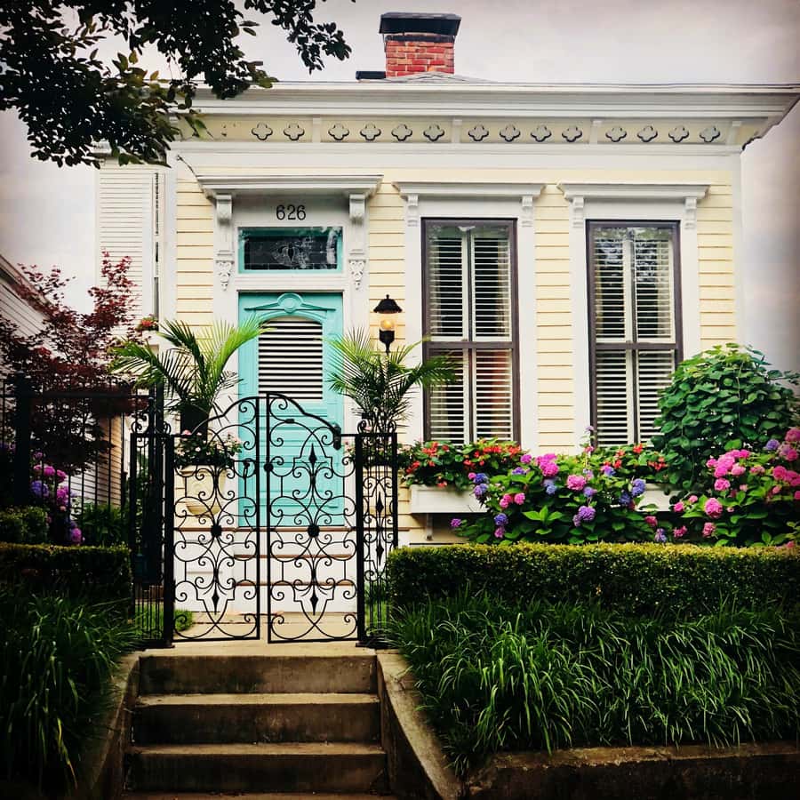 Old Louisville: History and Architecture Walking Tour - Weather, comfort, and accessibility