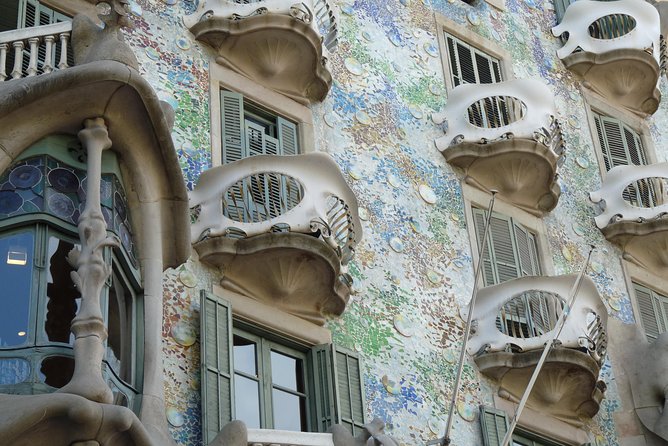 Park Guell and Sagrada Familia, Gaudí's Masterpieces Private Tour - Park Güell: a garden project with practical surprises