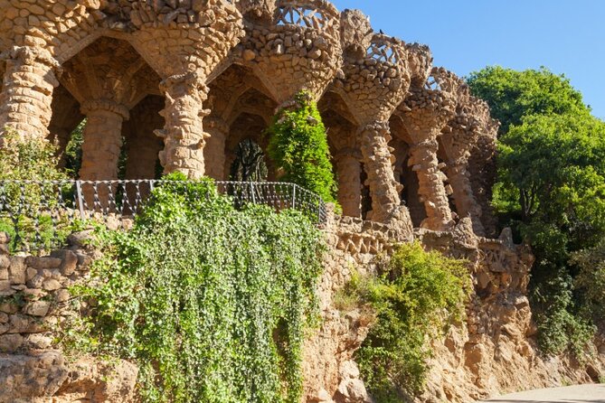 Park Guell Gaudi's Wonder Guided Tour Max 6 People Group - Nature Square and the Barcelona views