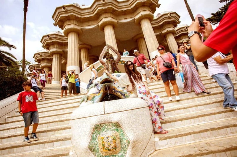 Park Güell: Guided Tour with Optional Gaudí Experience Entry - Meeting at Carrer de Larrard, 41