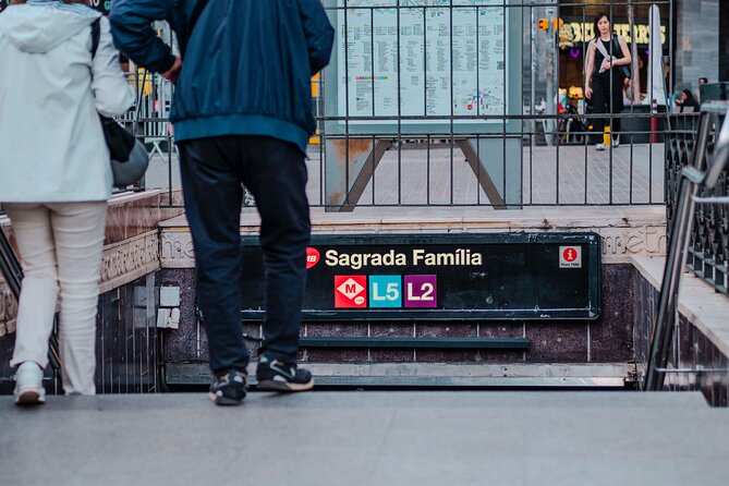 Photo Walking Tour Sagrada Familia and Gaudí in Barcelona - Key points at a glance