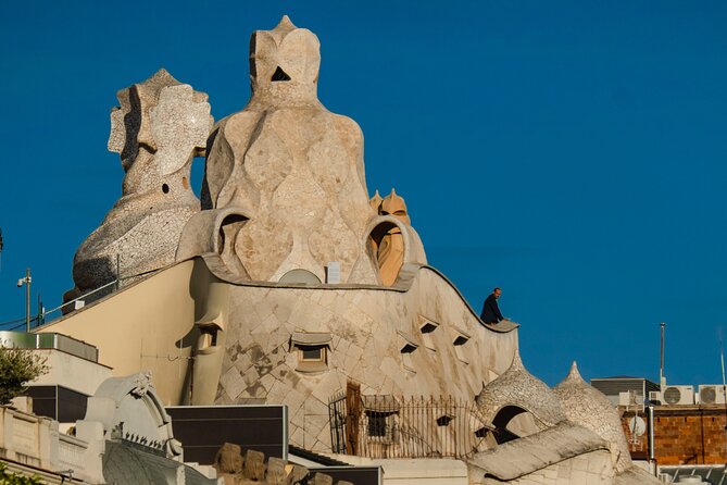 Photo Walking Tour Sagrada Familia and Gaudí in Barcelona - Casa Batlló calls for a more thoughtful frame