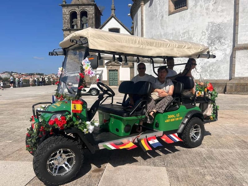Porto Tour: Street Art & Architecture Experience 3h - Porto’s street art from a tuk tuk seat