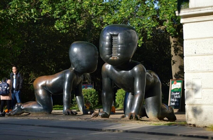 Prague: Modern Architecture and Design Guided Tour - Timing, Language, and Physical Access