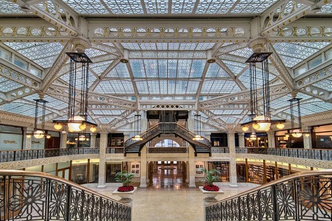 Private Chicago Architecture Walking Tour - The Rookery brings in Burnham and the financial district