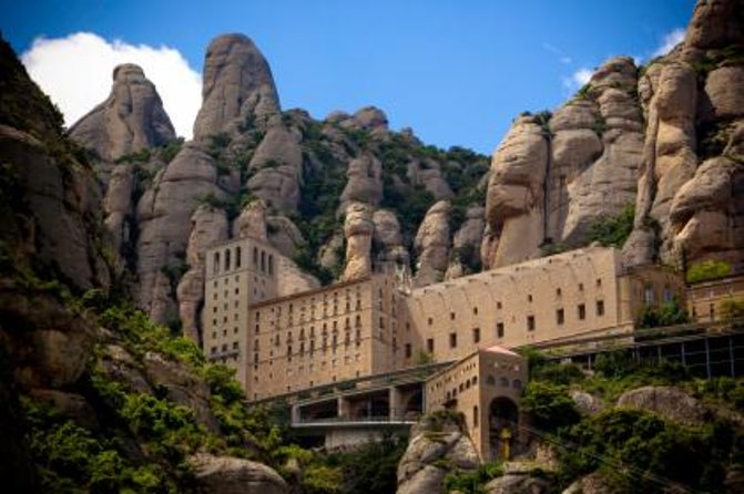 Private Montserrat, Gaudi and Modernism Day Trip from Barcelona - Why Montserrat deserves the early start
