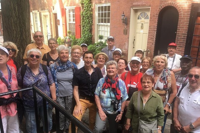 Private Philadelphia French/English Historical and Architectural Walking Tour - Washington Square and the art beyond the monuments