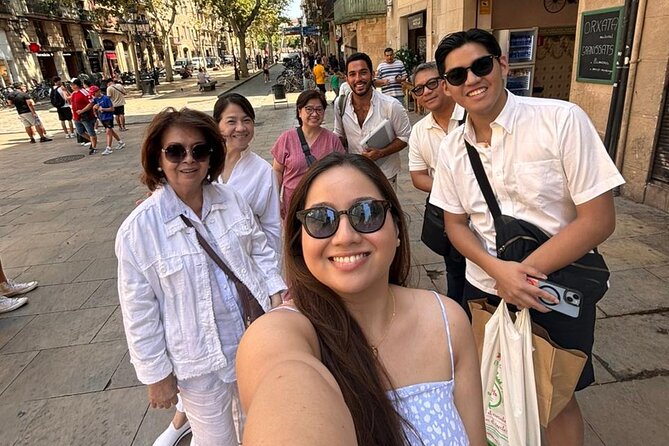 Private Tapas Walking Tour in Barcelona Modernist Area with Dinner included - A four-hour introduction to Barcelona by way of the table