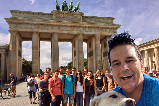 Private Taxi Tour City East & West History and Architecture 3-4h - West Berlin begins at the Kaiser Wilhelm Memorial Church