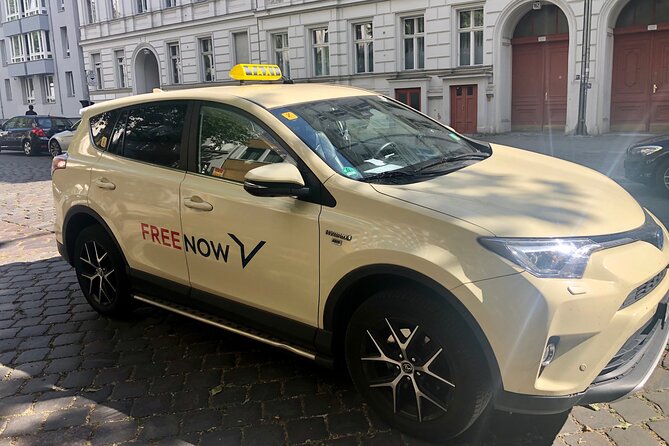 Private Taxi Tour of City East History and Architecture 2-3h - Why a private SUV works well in Berlin