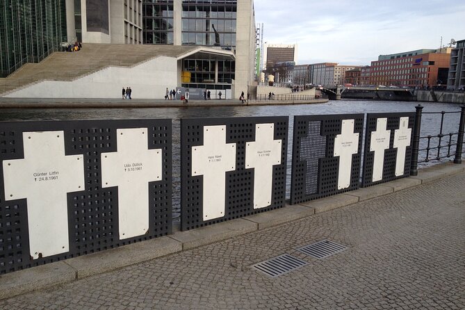Private Taxi Tour of City East History and Architecture 2-3h - Hackescher Markt, the Jewish quarter, and Alexanderplatz