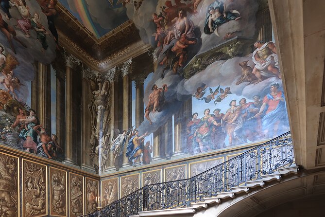 Private Tour of Hampton Court Palace with Award-Winning Architectural Historian - Art, tapestries, and details you might miss