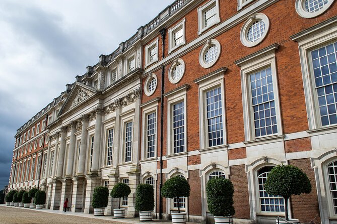 Private Tour of Hampton Court Palace with Award-Winning Architectural Historian - Who will get the most from this tour