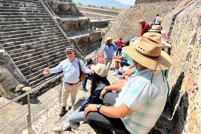 Private Tour to Teotihuacan with Architect from CDMX - The Pyramid of the Moon and its palace complex