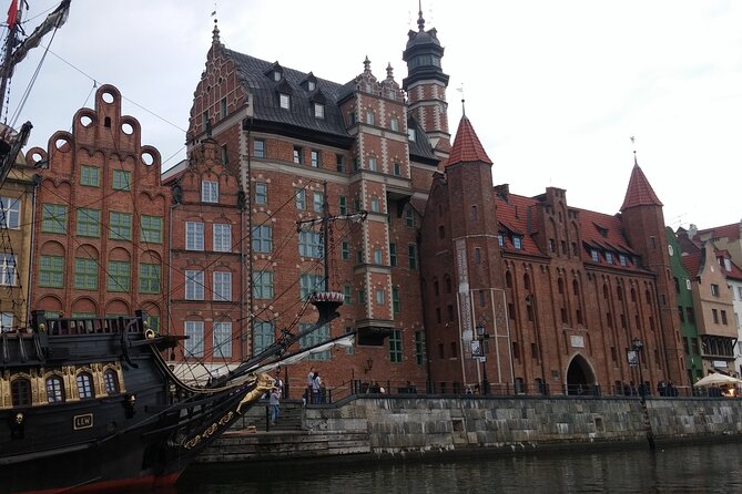 Private Walking Tour of Old Gdańsk with an architect-guide - St. Mary’s Church and its astronomical clock