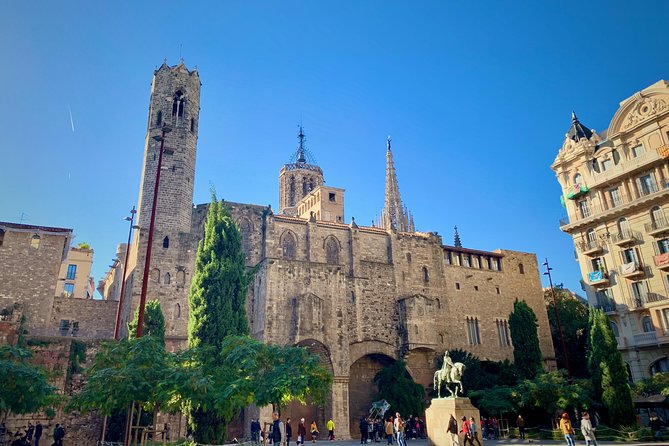 Ramblas, Old Town, Gothic and Gaudi Architecture Walking Tour - Barcelona Cathedral and Plaça Sant Felip Neri
