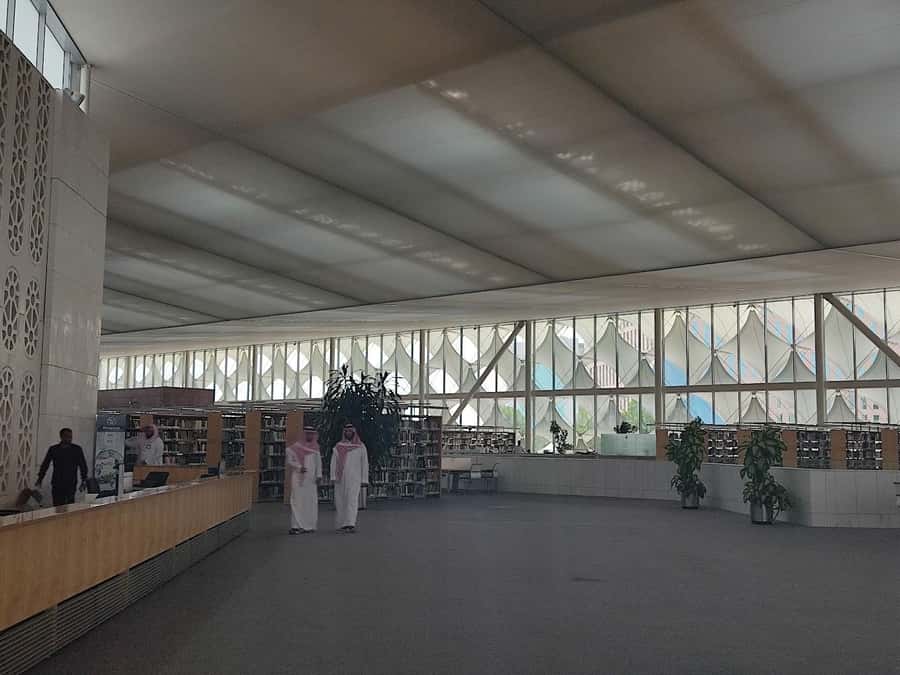 Riyadh: King Fahad National Library Guided Tour - What a small group changes