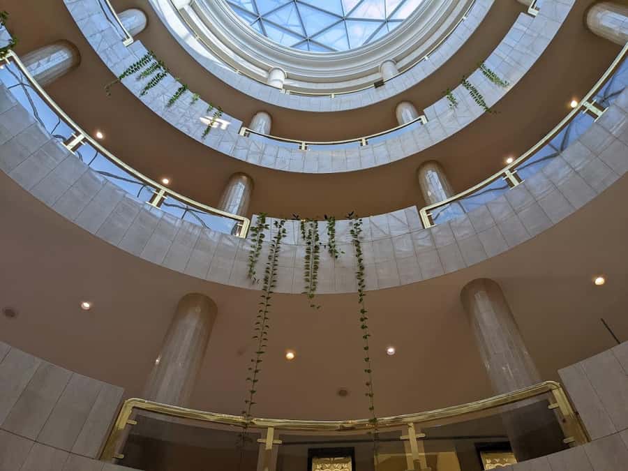 Riyadh: King Fahad National Library Guided Tour - Languages, refreshments, and what to bring